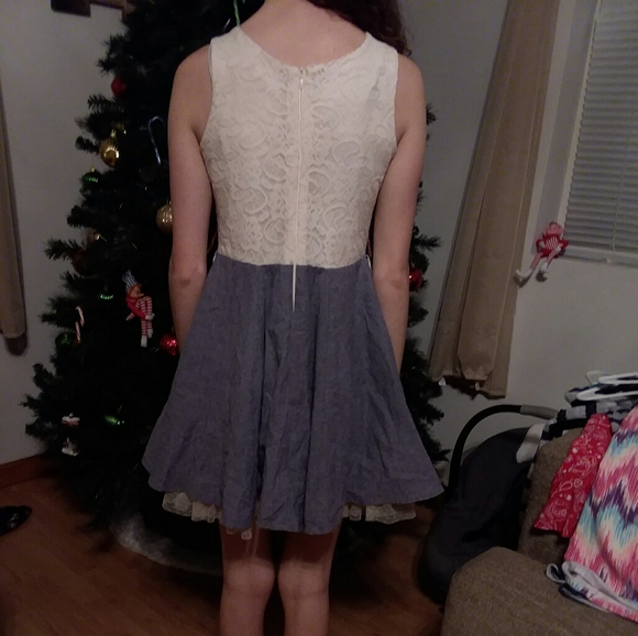 Dress - Picture 2 of 2